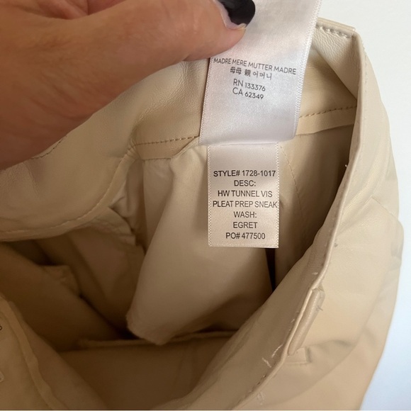 Mother High Waisted Egret Tunnel Vision Pleated Prep Faux Leather Pants 29 FLAW - Picture 9 of 9